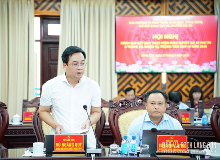 Đồng chí Vũ Hoàng Quý, Chủ nhiệm Ủy ban Kiểm tra Tỉnh ủy phát biểu tại hội nghị