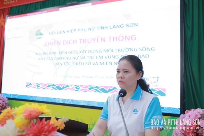 Lãnh đạo Hội LHPN tỉnh phát biểu tại chương trình