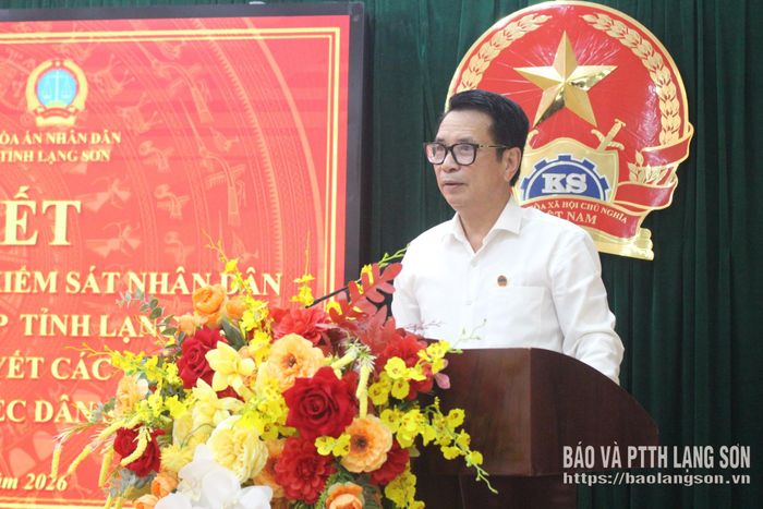 Lãnh đạo TAND tỉnh phát biểu tại lễ ký kết