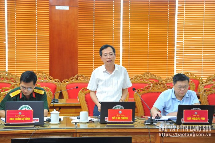 Lãnh đạo Sở Tài chính phát biểu thảo luận tại cuộc họp