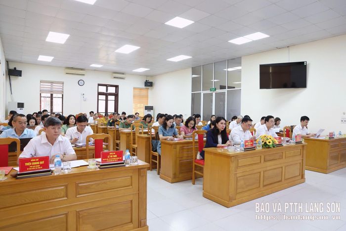 Các đại biểu dự hội nghị