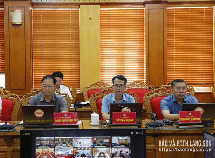 Đại diện các sở, ban, ngành của tỉnh tham dự cuộc họp