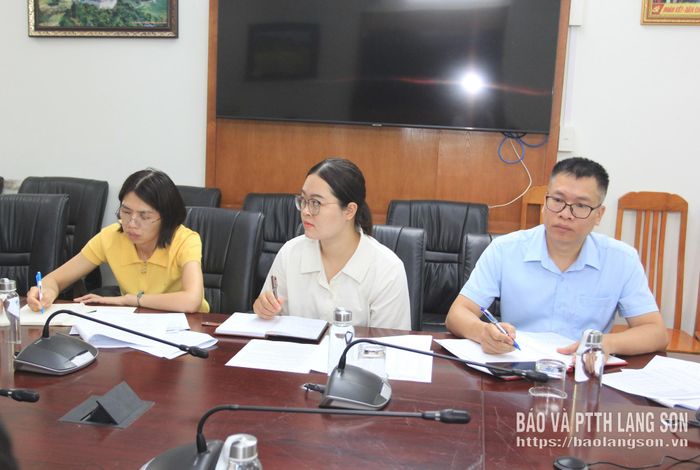 Đại biểu tham dự cuộc họp