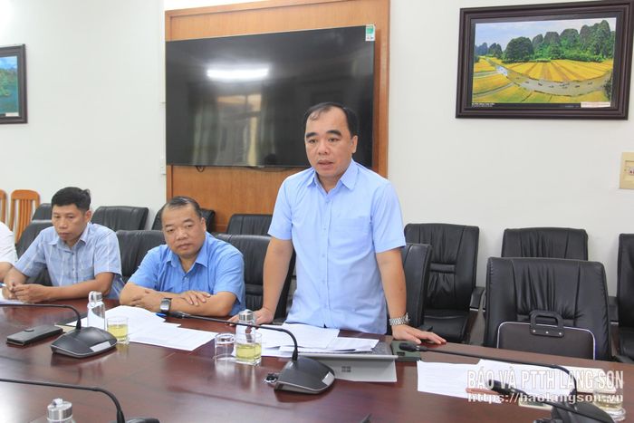 Lãnh đạo Báo và PTTH Lạng Sơn đóng góp ý kiến tại cuộc họp