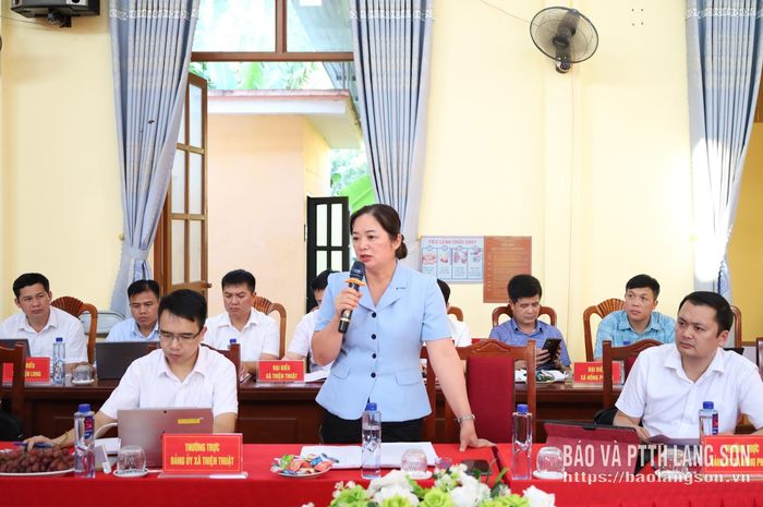 Lãnh đạo Đảng ủy xã Thiện Thuật phát biểu tại hội nghị