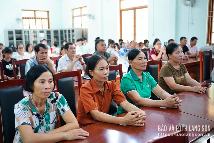 Đại diện các gia đình tham gia hội nghị
