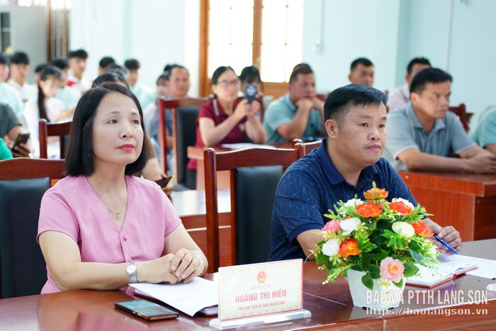 Các đại biểu dự hội nghị