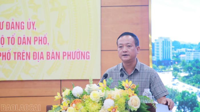 Đồng chí Vũ Hùng Dũng - Bí thư Đảng ủy, Chủ tịch HĐND phường Cam Đường phát biểu kết luận hội nghị.