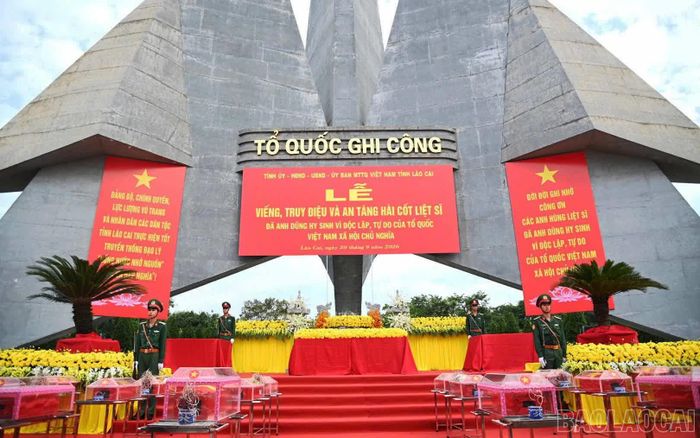 Lễ viếng, truy điệu và an táng hài cốt liệt sĩ tại Đài tưởng niệm các Anh hùng liệt sĩ tại phường Cam Đường diễn ra vào sáng mai (30/9).