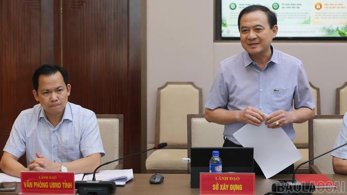 Lãnh đạo các Sở Tài chính, Khoa học và Công nghệ, Xây dựng phát biểu tại cuộc họp.