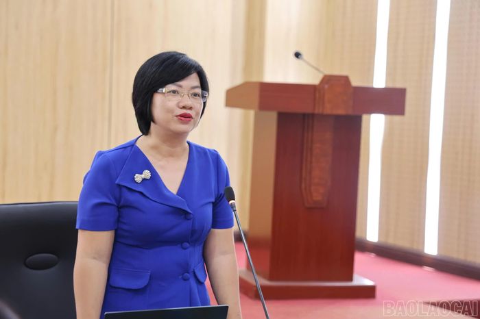 Đồng chí Nguyễn Thị Thu Vân - Phó Trưởng Ban Công tác xã hội, Ủy ban Trung ương Mặt trận Tổ quốc Việt Nam phát biểu tại hội nghị.