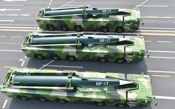 Tên lửa DF-17 được xem là phương tiện lướt siêu vượt âm (HGV - Hypersonic Glide Vehicle). Ảnh: CCTV