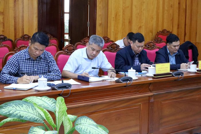 Lãnh đạo các sở, ngành dự hội nghị