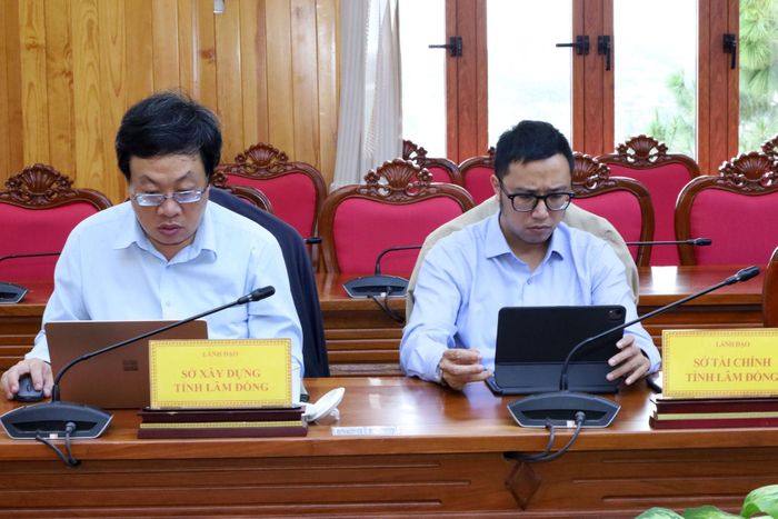Đại diện lãnh đạo Sở Xây dựng, Sở Tài chính dự hội nghị