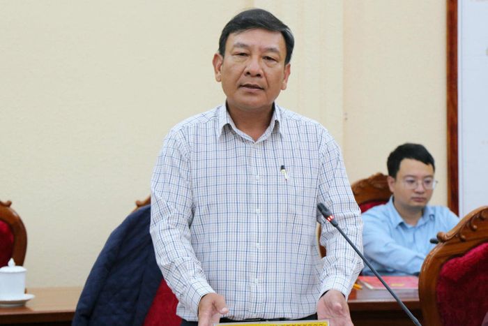 Phó Bí thư Tỉnh ủy Bùi Thắng yêu cầu chủ đầu tư cần kiên quyết hơn đối với đơn vị thi công, tránh thực trạng đùn đẩy nhau