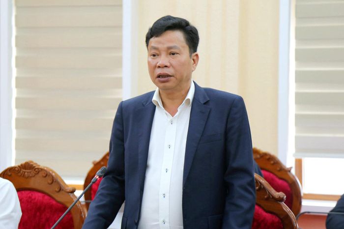Phó Bí thư Tỉnh ủy, Chủ tịch HĐND Lưu Văn Trung đề nghị giữa các đơn vị, địa phương cần phối hợp chặt chẽ, dứt khoát trong công tác giải phóng mặt bằng