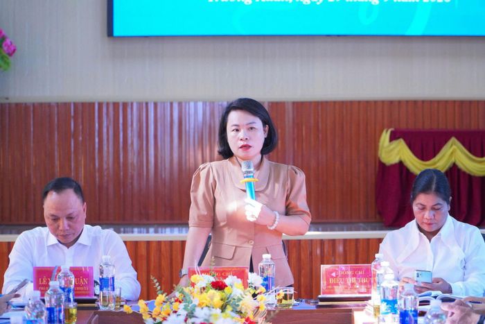 Các đồng chí chủ trì buổi đối thoại
