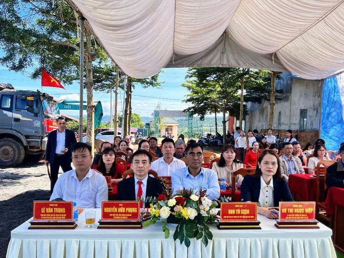 Các đại biểu tham dự Lễ khởi công.