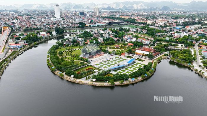 Quần thể di tích Đền thờ Anh hùng liệt sĩ tỉnh, Đền thờ 10 nữ dân quân Lam Hạ, Tượng đài 10 nữ dân quân và Nhà lưu niệm đồng chí Lương Khánh Thiện