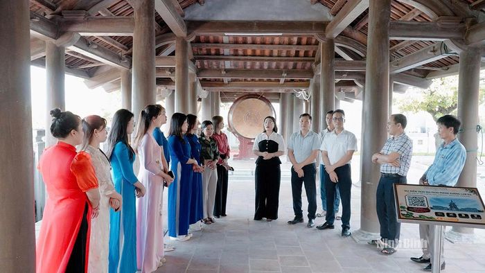 Lực lượng tuyên truyền viên, thuyết minh viên được chọn lọc kỹ lưỡng nhằm phục vụ sự kiện