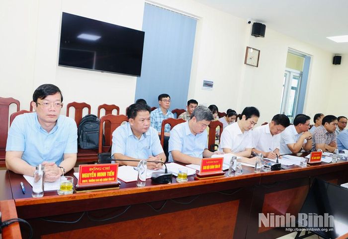Các đại biểu dự phiên tiếp công dân.