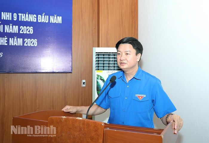 Đồng chí Trần Ngọc Nam, Tỉnh ủy viên, Phó Chủ tịch Ủy ban MTTQ Việt Nam tỉnh, Bí thư Tỉnh đoàn phát biểu tại hội nghị.