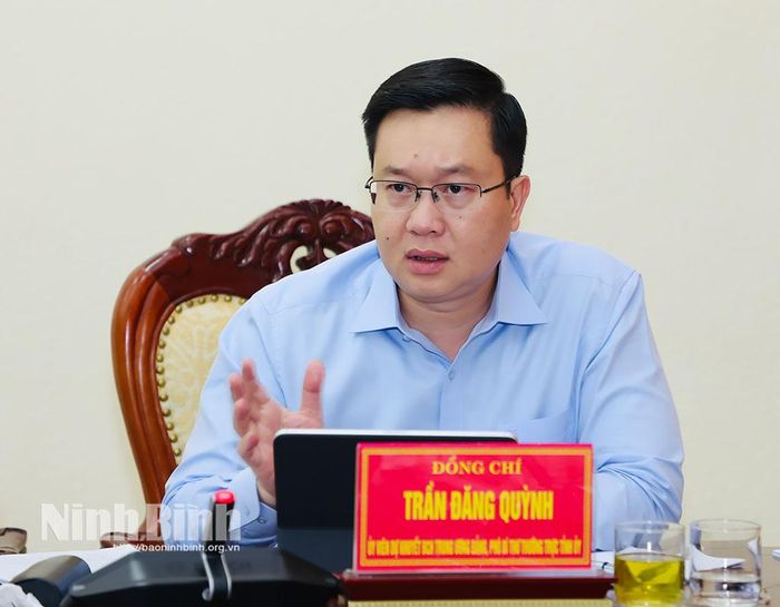 Đồng chí Trần Đăng Quỳnh, Uỷ viên Dự khuyết Trung ương Đảng, Phó Bí thư Thường trực Tỉnh uỷ phát biểu tại hội nghị.