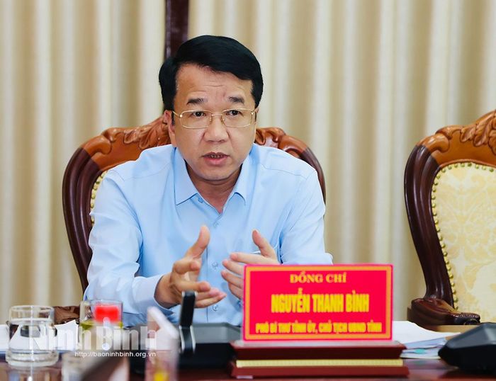 Đồng chí Nguyễn Thanh Bình, Phó Bí thư Tỉnh ủy, Chủ tịch UBND tỉnh phát biểu tại hội nghị.