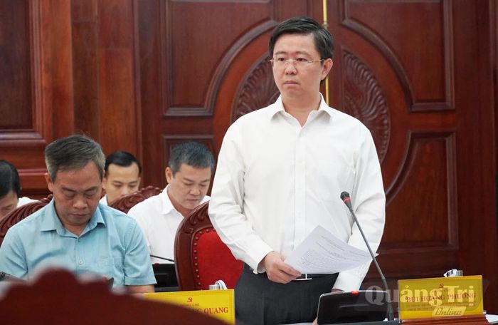 Đồng chí Bùi Hoàng Phương, Phó Bí thư Tỉnh ủy, Chủ tịch UBND tỉnh phát biểu ý kiến tại hội nghị - Ảnh: X.P