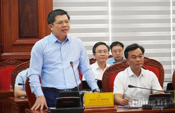 Đồng chí Trần Vũ Khiêm, Phó Bí thư Thường trực Tỉnh ủy nhấn mạnh một số nhiệm vụ cần triển khai quyết liệt trong quý IV/2026 - Ảnh: X.P