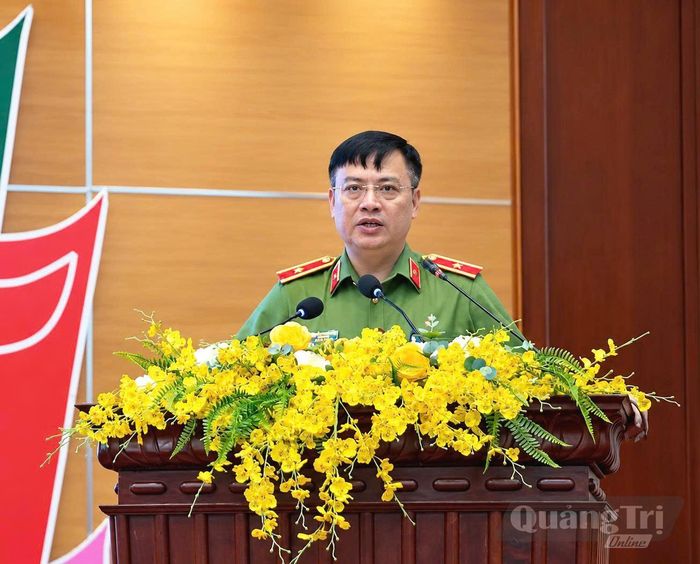 Đồng chí Thiếu tướng Nguyễn Thanh Liêm, Giám đốc Công an tỉnh, phổ biến, quán triệt thực hiện Luật Bảo vệ dữ liệu cá nhân - Ảnh: H.Tr