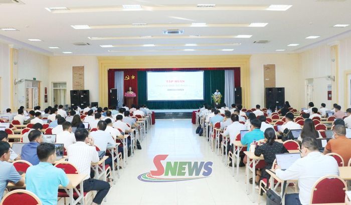 Tập huấn chuyển đổi số cho đội ngũ cán bộ lãnh đạo, quản lý và công chức chuyên môn trên địa bàn tỉnh.