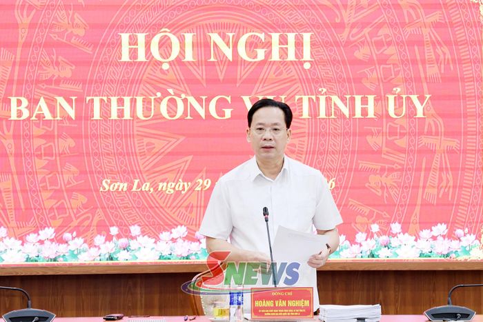 Đồng chí Bí thư Tỉnh ủy phát biểu tại hội nghị.