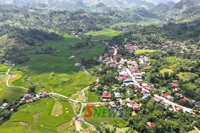 Trung tâm xã Song Khủa.