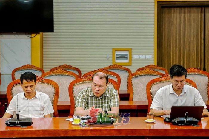 Lãnh đạo các sở, ngành dự hội nghị tại điểm cầu tỉnh Sơn La.