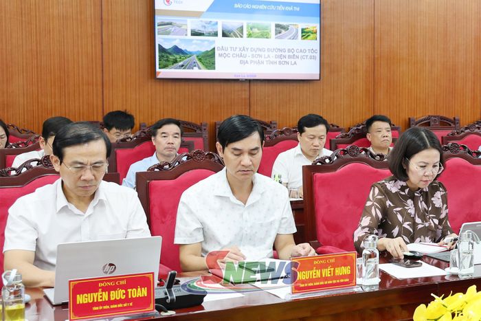 Các đại biểu dự hội nghị.