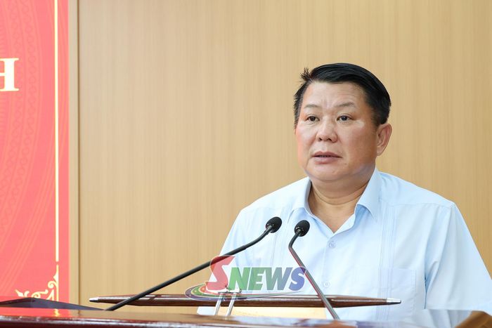 Đồng chí Phó Bí thư Thường trực Tỉnh ủy, Chủ tịch HĐND tỉnh, điều hành thảo luận.