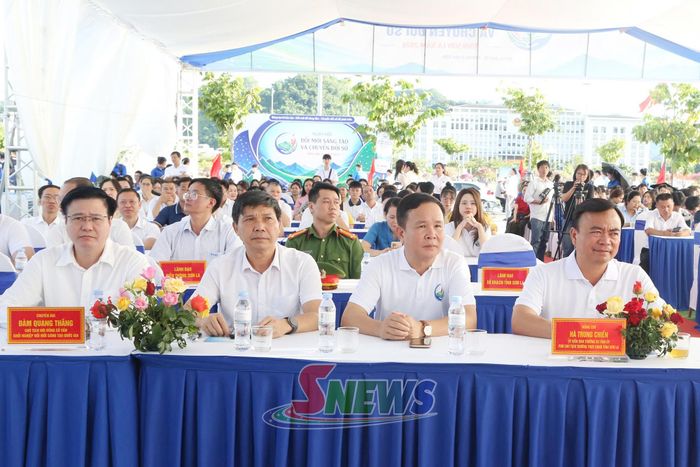 Các đại biểu dự Lễ bế mạc.