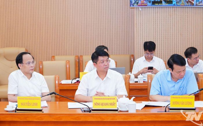 Các đồng chí lãnh đạo tỉnh dự Hội nghị.
