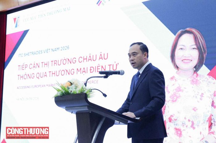 Ông Đào Việt Anh - Trưởng phòng Quan hệ quốc tế, Cục Xúc tiến thương mại phát biểu tại Hội thảo