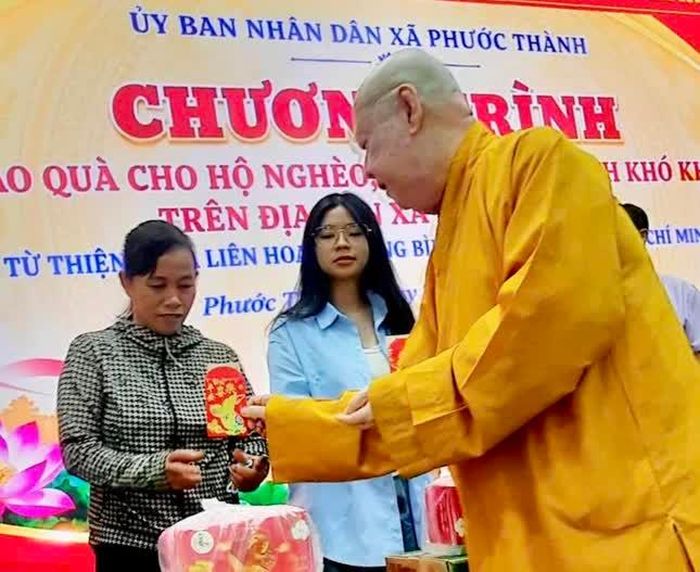 Nguồn kinh phí từ Quỹ "Không đốt vàng mã" của Chùa Liên Hoa được chuyển hóa thành hoạt động an sinh xã hội