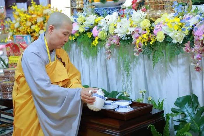 Khóa lễ cúng ngọ và cung tiến Giác linh Ni trưởng Thích nữ Như Ngộ