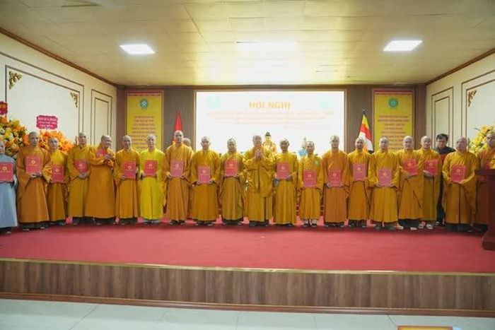 GHPGVN tỉnh Phú Thọ có 2 vị giáo phẩm Chứng minh, 89 thành viên Ban Trị sự, trong đó có 35 vị Thường trực