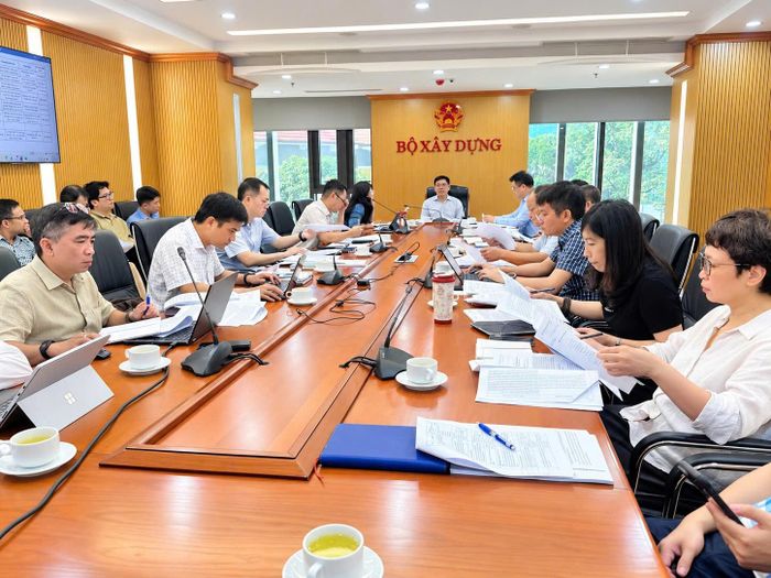 Tăng kết nối đường sắt, đường thủy, hàng hải, hàng không với đường bộ; thúc đẩy vận tải đa phương thức, chuyển đổi xanh và số hóa đang được đặt vào trọng tâm khi hoàn thiện Chiến lược phát triển dịch vụ vận tải.