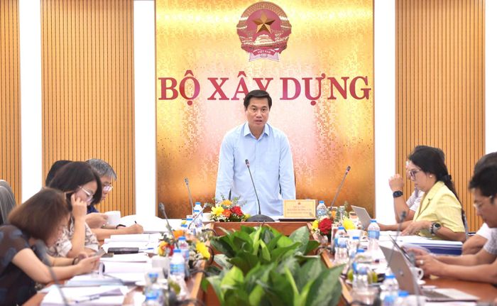 Thứ trưởng Bộ Xây dựng Nguyễn Tường Văn phát biểu kết luận hội nghị.
