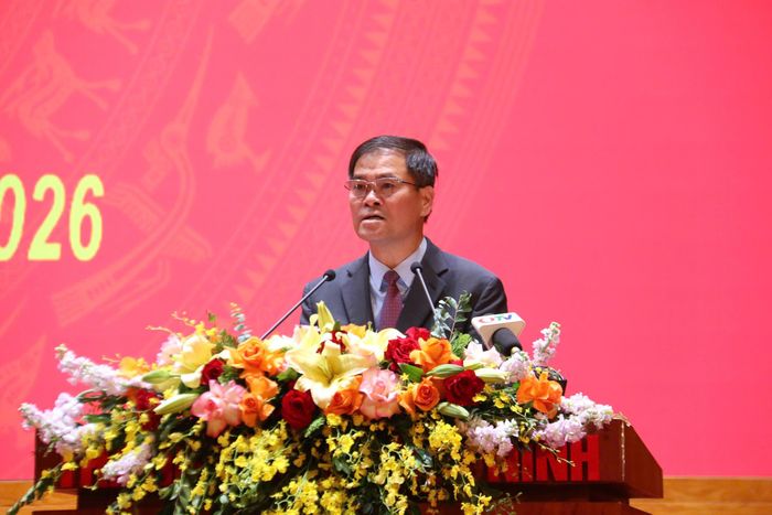 Ông Bùi Văn Khắng, Chủ tịch UBND TP Quảng Ninh phát biểu tại hội nghị tổng kết công tác thành lập TP Quảng Ninh.