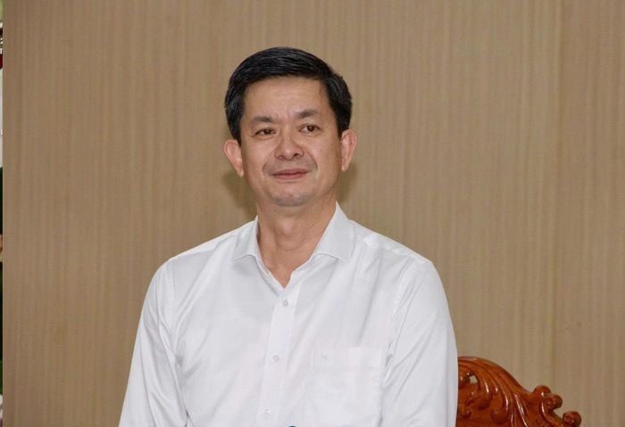 Bí thư Tỉnh ủy An Giang Lê Quang Tùng chỉ đạo việc thực hiện cơ chế luồng xanh "luồng xanh" đối với toàn bộ hồ sơ, văn bản, thủ tục và các nội dung phát sinh liên quan đến công tác chuẩn bị, đầu tư, thi công các công trình, dự án phục vụ Hội nghị cấp cao APEC 2027.