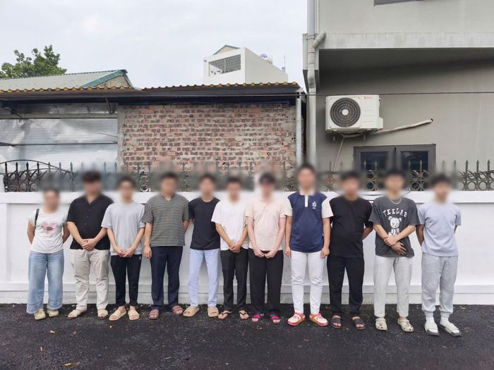 Nhóm đối tượng tại cơ quan công an.