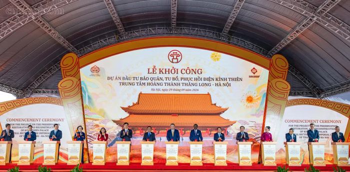 Tổng Bí thư, Chủ tịch nước Tô Lâm và các đại biểu thực hiện nghi thức khởi công. Ảnh: chinhphu.vn