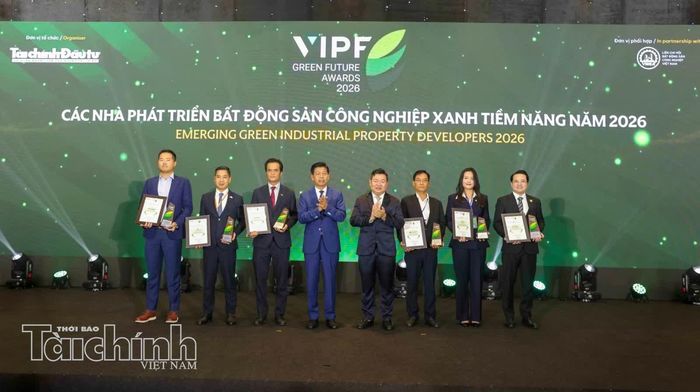 6 doanh nghiệp phát triển bất động sản công nghiệp xanh tiềm năng năm 2026 chính thức được vinh danh tại Diễn đàn. Ảnh: Lê Toàn